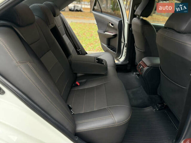 Белый Тойота Камри, объемом двигателя 2.49 л и пробегом 106 тыс. км за 12700 $, фото 12 на Automoto.ua