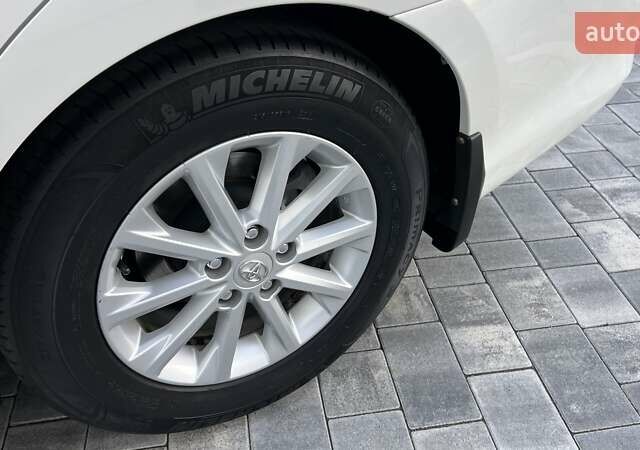 Білий Тойота Камрі, об'ємом двигуна 2.49 л та пробігом 135 тис. км за 13800 $, фото 25 на Automoto.ua