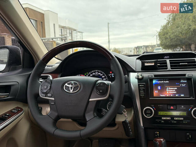 Білий Тойота Камрі, об'ємом двигуна 2.49 л та пробігом 236 тис. км за 12500 $, фото 5 на Automoto.ua