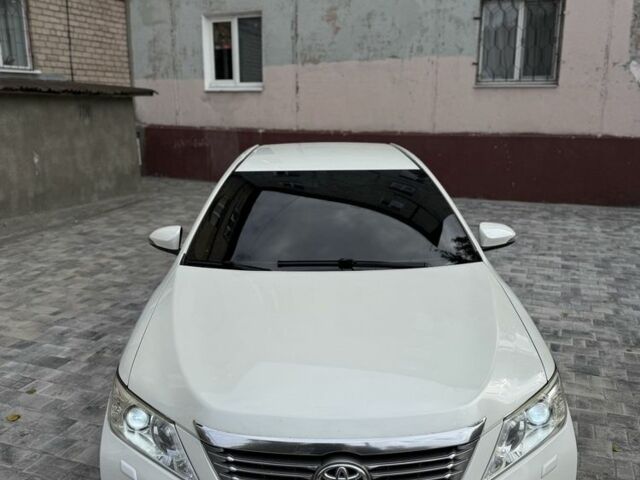 Білий Тойота Камрі, об'ємом двигуна 2.5 л та пробігом 185 тис. км за 14000 $, фото 8 на Automoto.ua