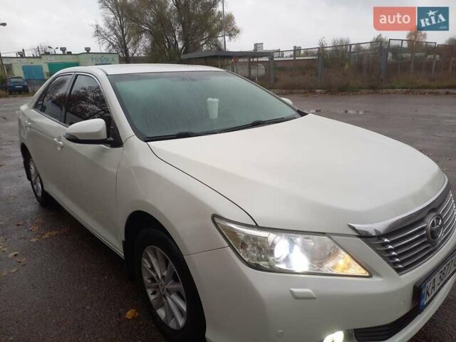 Білий Тойота Камрі, об'ємом двигуна 2.5 л та пробігом 280 тис. км за 12000 $, фото 4 на Automoto.ua