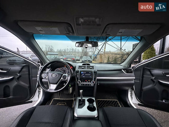 Білий Тойота Камрі, об'ємом двигуна 2.5 л та пробігом 180 тис. км за 11400 $, фото 18 на Automoto.ua