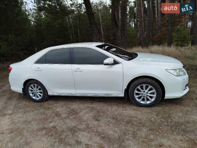 Білий Тойота Камрі, об'ємом двигуна 2.5 л та пробігом 196 тис. км за 11750 $, фото 10 на Automoto.ua