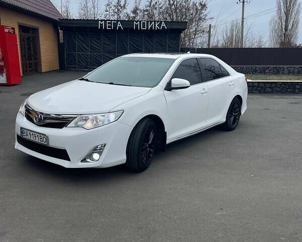 Белый Тойота Камри, объемом двигателя 3.46 л и пробегом 257 тыс. км за 13100 $, фото 7 на Automoto.ua
