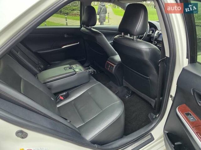 Белый Тойота Камри, объемом двигателя 2.49 л и пробегом 158 тыс. км за 13999 $, фото 13 на Automoto.ua