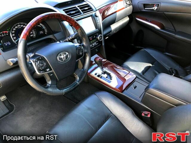Белый Тойота Камри, объемом двигателя 2.5 л и пробегом 142 тыс. км за 14500 $, фото 10 на Automoto.ua