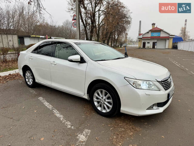 Белый Тойота Камри, объемом двигателя 2.49 л и пробегом 280 тыс. км за 9800 $, фото 18 на Automoto.ua