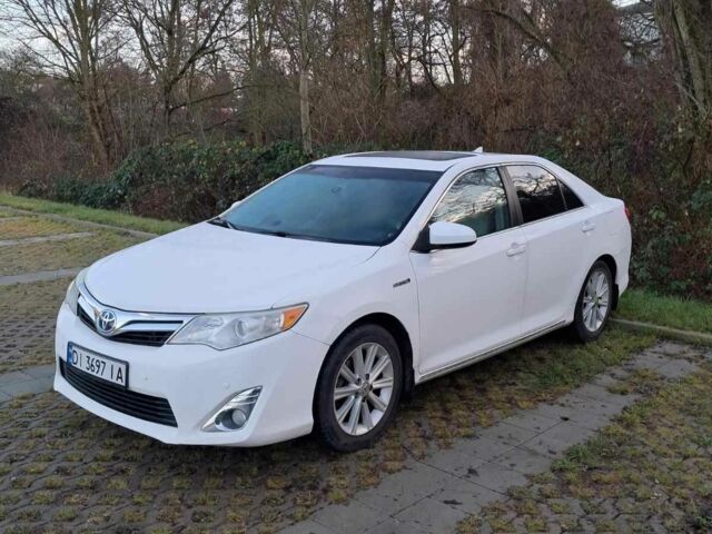 Белый Тойота Камри, объемом двигателя 2.5 л и пробегом 220 тыс. км за 14500 $, фото 6 на Automoto.ua