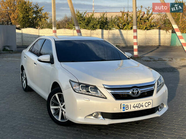 Тойота Камри 2012 в Козельщине на Automoto.ua Белый Тойота Камри, объемом двигателя 2.5 л и пробегом 182 тыс. км за 14000 $, фото 2 на Automoto.ua