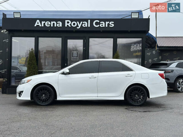 Білий Тойота Камрі, об'ємом двигуна 2.5 л та пробігом 180 тис. км за 11400 $, фото 4 на Automoto.ua