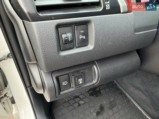 Белый Тойота Камри, объемом двигателя 2.49 л и пробегом 280 тыс. км за 9800 $, фото 11 на Automoto.ua