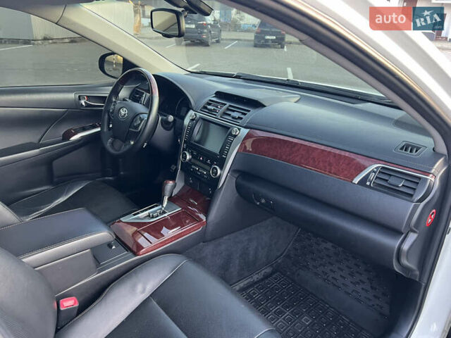 Тойота Камри 2012 в Козельщине на Automoto.ua Белый Тойота Камри, объемом двигателя 2.5 л и пробегом 182 тыс. км за 14000 $, фото 84 на Automoto.ua