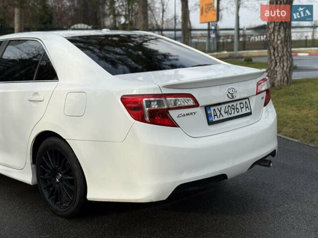 Белый Тойота Камри, объемом двигателя 2.5 л и пробегом 180 тыс. км за 10999 $, фото 9 на Automoto.ua