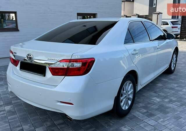 Білий Тойота Камрі, об'ємом двигуна 2.49 л та пробігом 135 тис. км за 13800 $, фото 5 на Automoto.ua