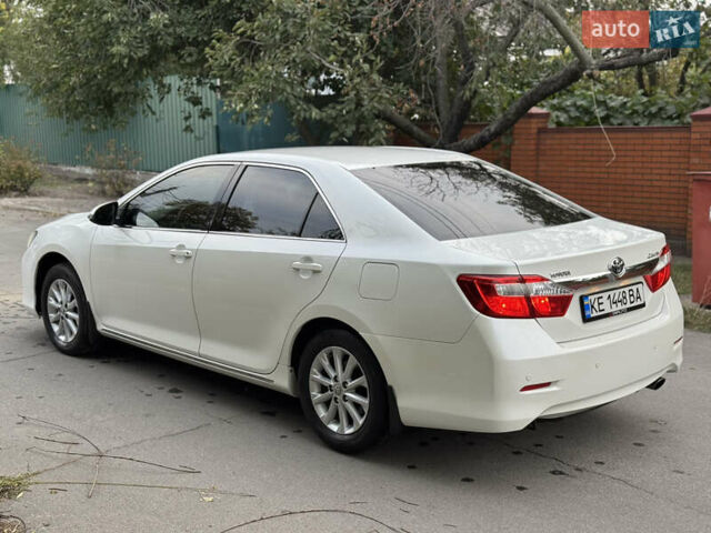 Белый Тойота Камри, объемом двигателя 2.5 л и пробегом 106 тыс. км за 12300 $, фото 6 на Automoto.ua