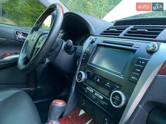Білий Тойота Камрі, об'ємом двигуна 2.5 л та пробігом 147 тис. км за 15350 $, фото 108 на Automoto.ua