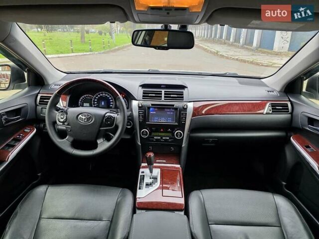 Белый Тойота Камри, объемом двигателя 2.49 л и пробегом 158 тыс. км за 13999 $, фото 16 на Automoto.ua
