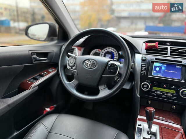 Белый Тойота Камри, объемом двигателя 2.49 л и пробегом 106 тыс. км за 12700 $, фото 26 на Automoto.ua