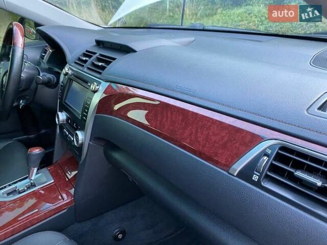 Білий Тойота Камрі, об'ємом двигуна 2.5 л та пробігом 147 тис. км за 15350 $, фото 104 на Automoto.ua
