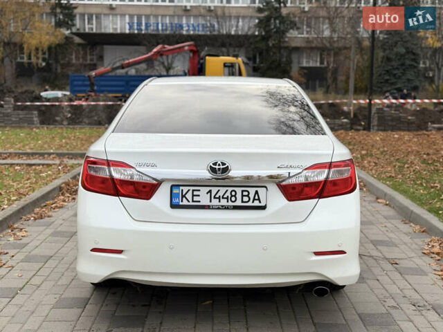 Белый Тойота Камри, объемом двигателя 2.49 л и пробегом 106 тыс. км за 12700 $, фото 7 на Automoto.ua