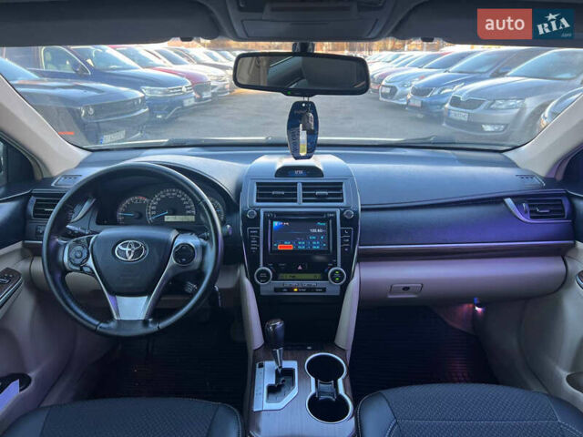 Белый Тойота Камри, объемом двигателя 2.5 л и пробегом 170 тыс. км за 11200 $, фото 8 на Automoto.ua