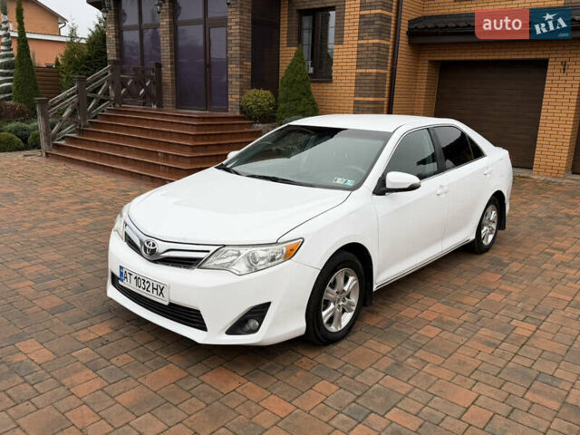 Белый Тойота Камри, объемом двигателя 2.5 л и пробегом 277 тыс. км за 10700 $, фото 7 на Automoto.ua