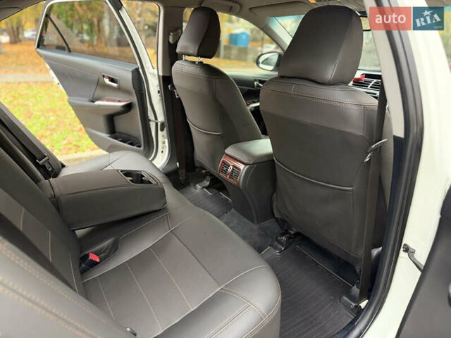 Белый Тойота Камри, объемом двигателя 2.49 л и пробегом 106 тыс. км за 12700 $, фото 13 на Automoto.ua