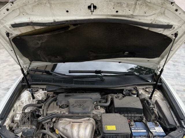 Білий Тойота Камрі, об'ємом двигуна 2.5 л та пробігом 185 тис. км за 14000 $, фото 21 на Automoto.ua