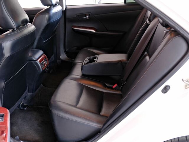 Белый Тойота Камри, объемом двигателя 2.5 л и пробегом 138 тыс. км за 13500 $, фото 8 на Automoto.ua