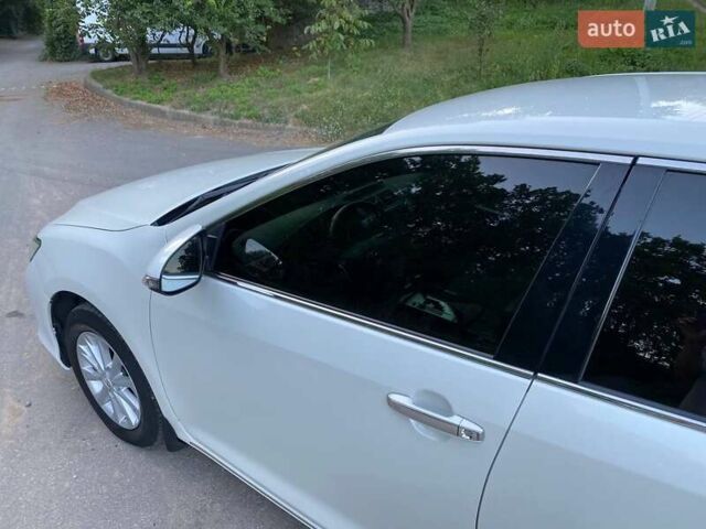 Білий Тойота Камрі, об'ємом двигуна 2.5 л та пробігом 147 тис. км за 15350 $, фото 88 на Automoto.ua