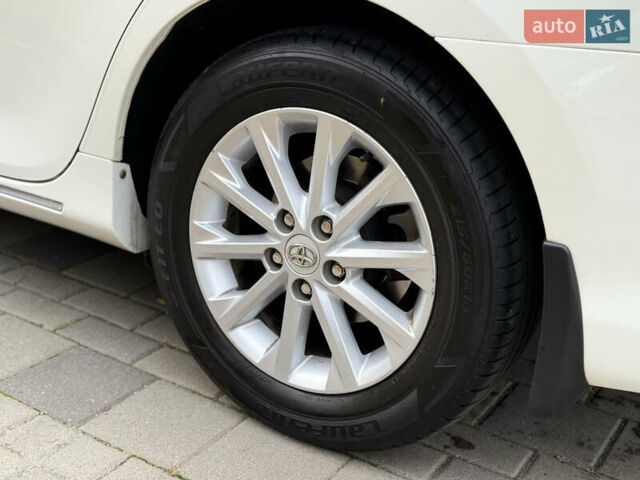 Белый Тойота Камри, объемом двигателя 2.49 л и пробегом 106 тыс. км за 12700 $, фото 10 на Automoto.ua