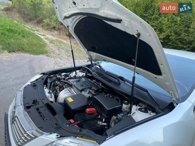 Белый Тойота Камри, объемом двигателя 2.5 л и пробегом 147 тыс. км за 15300 $, фото 93 на Automoto.ua