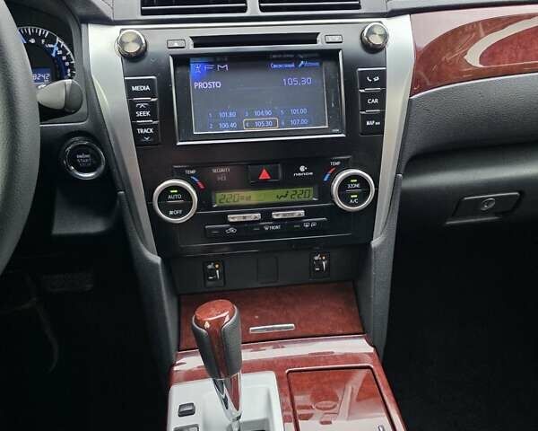 Белый Тойота Камри, объемом двигателя 2.49 л и пробегом 158 тыс. км за 13999 $, фото 21 на Automoto.ua