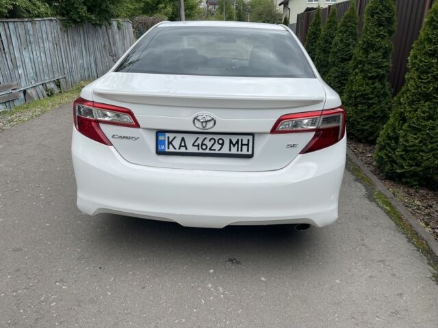 Белый Тойота Камри, объемом двигателя 2.5 л и пробегом 228 тыс. км за 8800 $, фото 2 на Automoto.ua