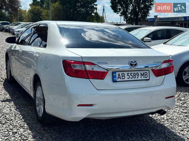 Белый Тойота Камри, объемом двигателя 2.5 л и пробегом 155 тыс. км за 13700 $, фото 4 на Automoto.ua