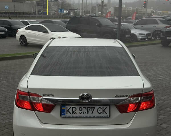 Белый Тойота Камри, объемом двигателя 2.5 л и пробегом 188 тыс. км за 14500 $, фото 7 на Automoto.ua