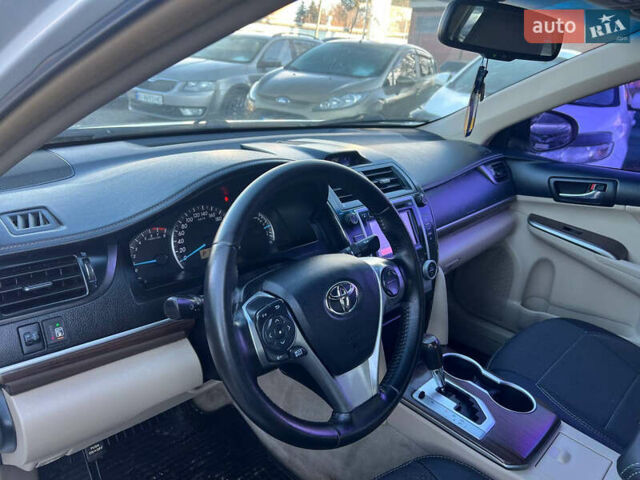 Белый Тойота Камри, объемом двигателя 2.5 л и пробегом 170 тыс. км за 11200 $, фото 10 на Automoto.ua
