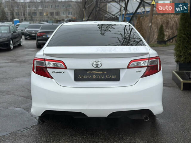 Білий Тойота Камрі, об'ємом двигуна 2.5 л та пробігом 180 тис. км за 11400 $, фото 11 на Automoto.ua