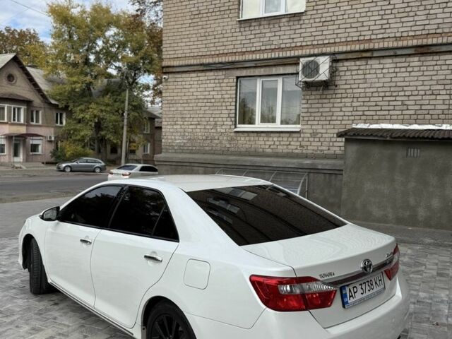 Білий Тойота Камрі, об'ємом двигуна 2.5 л та пробігом 185 тис. км за 14000 $, фото 4 на Automoto.ua