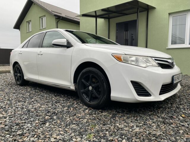 Білий Тойота Камрі, об'ємом двигуна 2.5 л та пробігом 230 тис. км за 10000 $, фото 4 на Automoto.ua