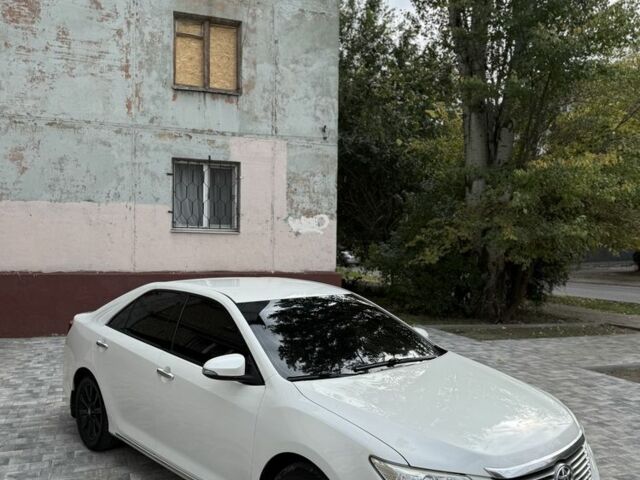Білий Тойота Камрі, об'ємом двигуна 2.5 л та пробігом 185 тис. км за 14000 $, фото 15 на Automoto.ua