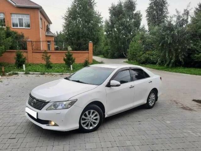 Белый Тойота Камри, объемом двигателя 2.5 л и пробегом 114 тыс. км за 6300 $, фото 4 на Automoto.ua