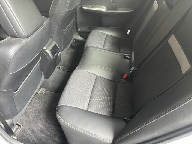 Белый Тойота Камри, объемом двигателя 2.5 л и пробегом 228 тыс. км за 8800 $, фото 6 на Automoto.ua