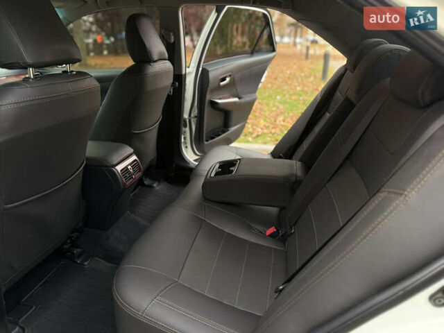 Белый Тойота Камри, объемом двигателя 2.49 л и пробегом 106 тыс. км за 12700 $, фото 16 на Automoto.ua