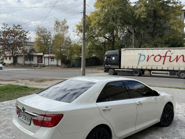 Білий Тойота Камрі, об'ємом двигуна 2.5 л та пробігом 185 тис. км за 14000 $, фото 3 на Automoto.ua
