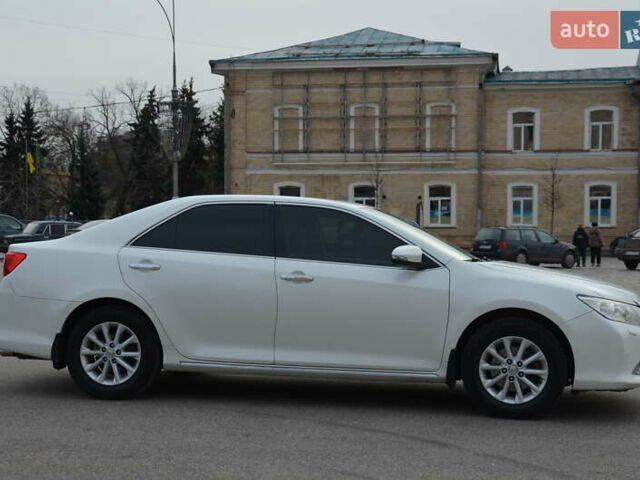 Белый Тойота Камри, объемом двигателя 2.5 л и пробегом 217 тыс. км за 15100 $, фото 21 на Automoto.ua
