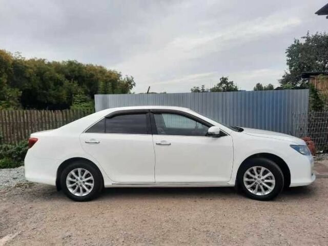 Белый Тойота Камри, объемом двигателя 2.5 л и пробегом 114 тыс. км за 6300 $, фото 1 на Automoto.ua