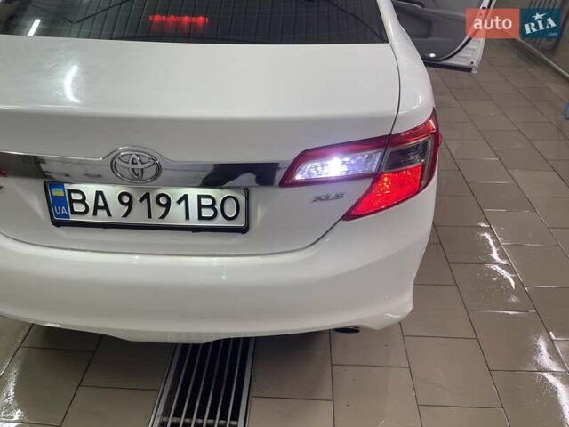 Белый Тойота Камри, объемом двигателя 3.46 л и пробегом 257 тыс. км за 13100 $, фото 35 на Automoto.ua