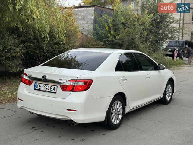 Белый Тойота Камри, объемом двигателя 2.5 л и пробегом 106 тыс. км за 12300 $, фото 4 на Automoto.ua