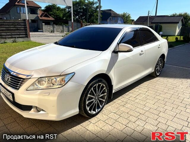 Белый Тойота Камри, объемом двигателя 2.5 л и пробегом 174 тыс. км за 15800 $, фото 3 на Automoto.ua
